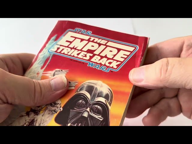 Vídeo relacionado con Star Wars The Empire Strikes Back Retro 80s Poster Camiseta sin Mangas