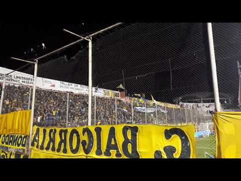 ""En Arroyito hay una banda re loca" - En Santa Fe 2018." Barra: Los Guerreros &bull; Club: Rosario Central