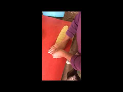 Preparazione della ciambella della festa della Madonna SS.ma del Monte - Marta (VT) 2017