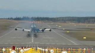 preview picture of video 'Cargolux Boeing 747 landing to Helsinki-Vantaa'