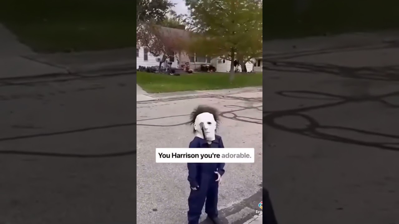 Father and son spooking the neighbors! 🙆👀🤪🤪 #kingschwab #scoopz #Halloween #CreepyVibes #creepynuts