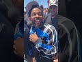 Fan tries to pinch Kendrick Lamar's cheek 😂