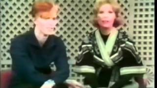 David Bowie about Bryan Ferry - Rare  - 1975.mov