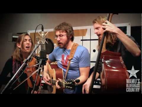 The Stray Birds - Heavy Hands [Live at WAMU's Bluegrass Country]