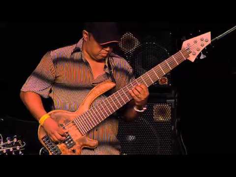 7 string Bass solo - Roy Croes - Bee Basses