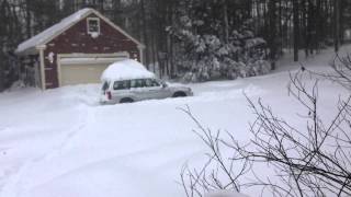 preview picture of video 'Subaru Forester in Deep Snow'