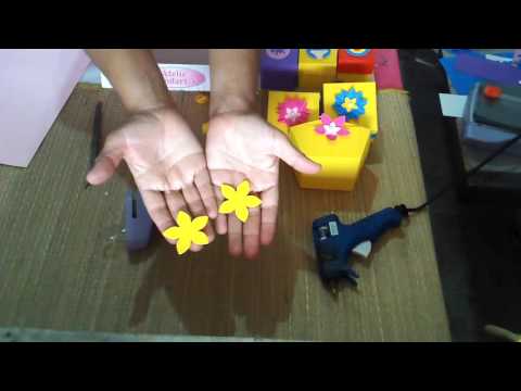 Flor de papel com furadores/scrapfesta