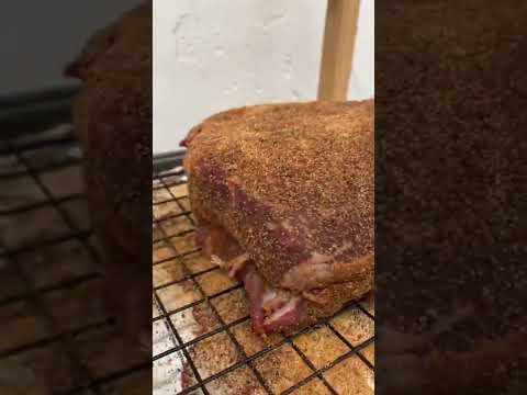 Smoked Beef Chuck, is it better than brisket? #shorts...