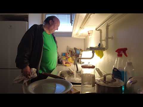 MongoTV_8063 - Min Frokost - Ristet SVENSK Luksus TOASTBRØD Med LEVERPOSTEJ og OLIVEN og SPEGEPØLSE