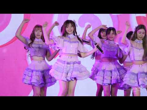 BNK48 Pancake - First Rabbit @ The Magical Christmas, The EmQuartier [Fancam 4K 60p] 221225