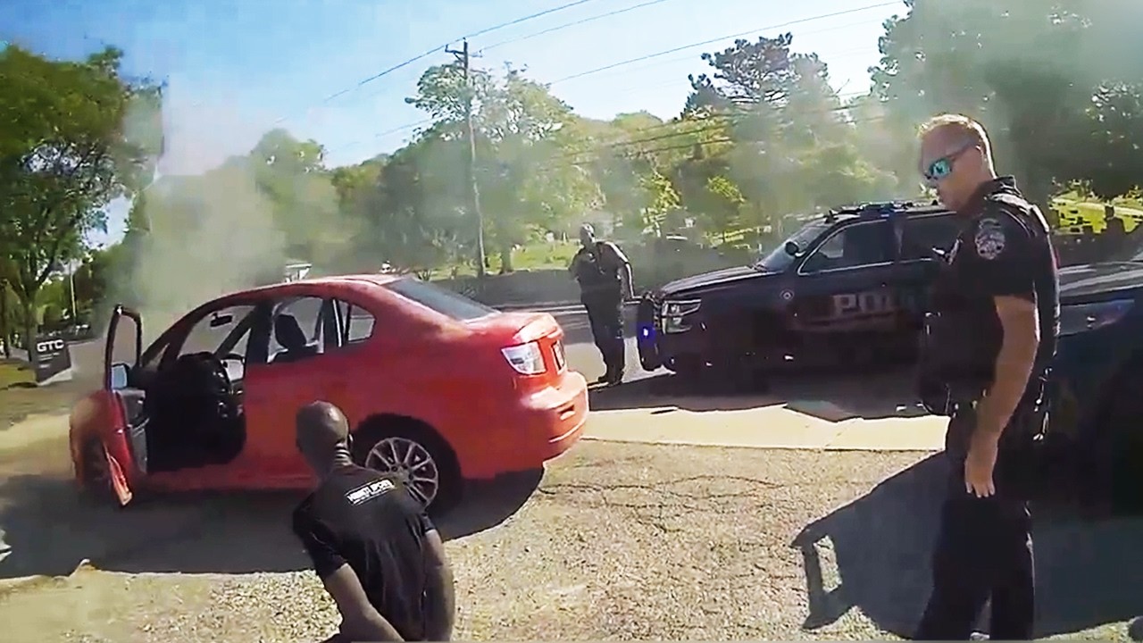 The Moment Cop Realized He Stopped A Murderer With A Kidnapped Child