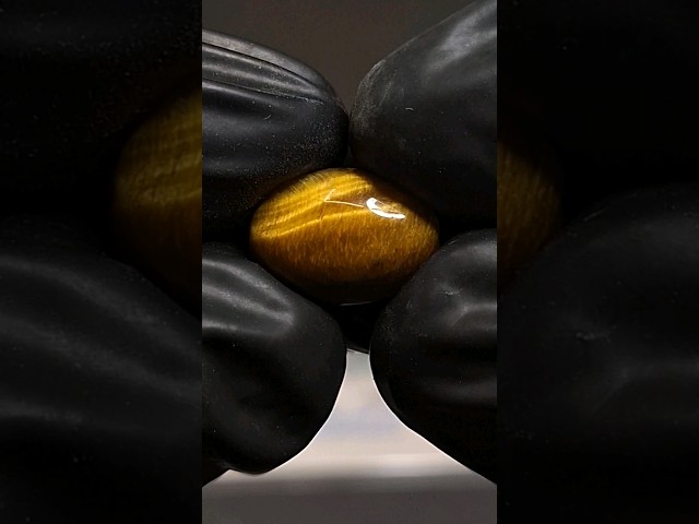 حجر عين النمر بشهاده