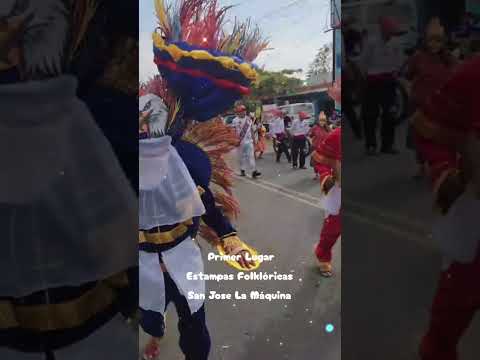Desfile de Estampas folklóricas en San José La Máquina