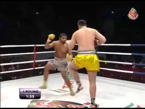 Der schlimmste Kick Box kampf|Its_Musti_Time