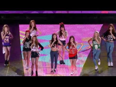 소녀시대(SNSD) - I Got Boy + Dancing Queen.(Incheon Korean Music Wave 2013).FanCam.130901
