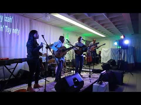 Omaly tolakandro avec la fille de Bekoto. Mahaleo 45e