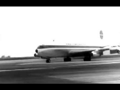 Pan American Boeing 707-121 Newsreel - 8/23/58