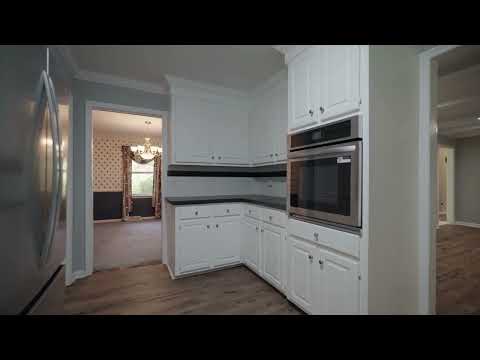 Spacious Living Near Downtown Charleston property video
