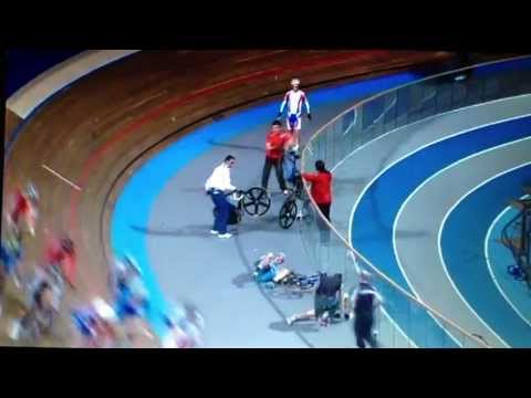 Vanhoecke crashes in Omnium Track Cycling