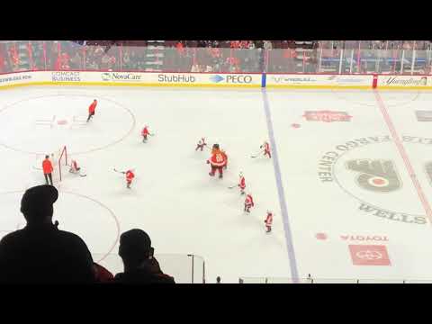 Gritty vs a Mite on Ice at a Flyers Game