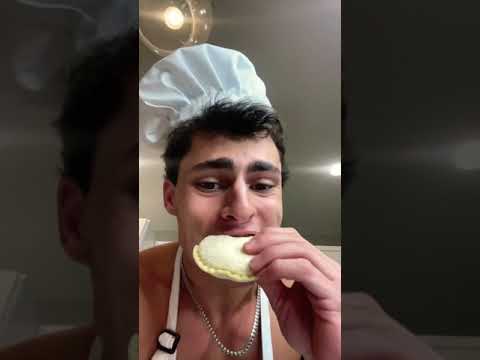 FOOD REVIEWS BETCH #9: UNCRUSTABLES