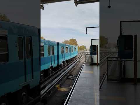 Metro de Santiago Línea 5 (NS74) ingresando a Estación Monte Tabor