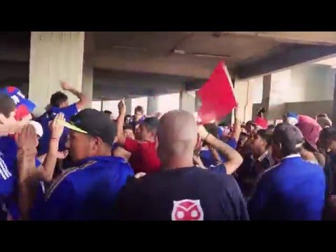 "PORQUE TÚ ERES MI AMOR, HOY YO VENGO A ALENTARTE - LOS DE ABAJO" Barra: Los de Abajo • Club: Universidad de Chile - La U