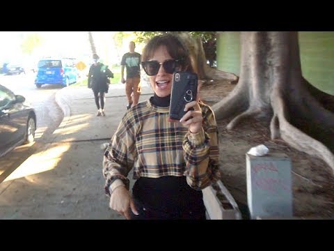 Camila Cabello Asks Photographers To Strike A Pose While FaceTiming Shawn Mendes