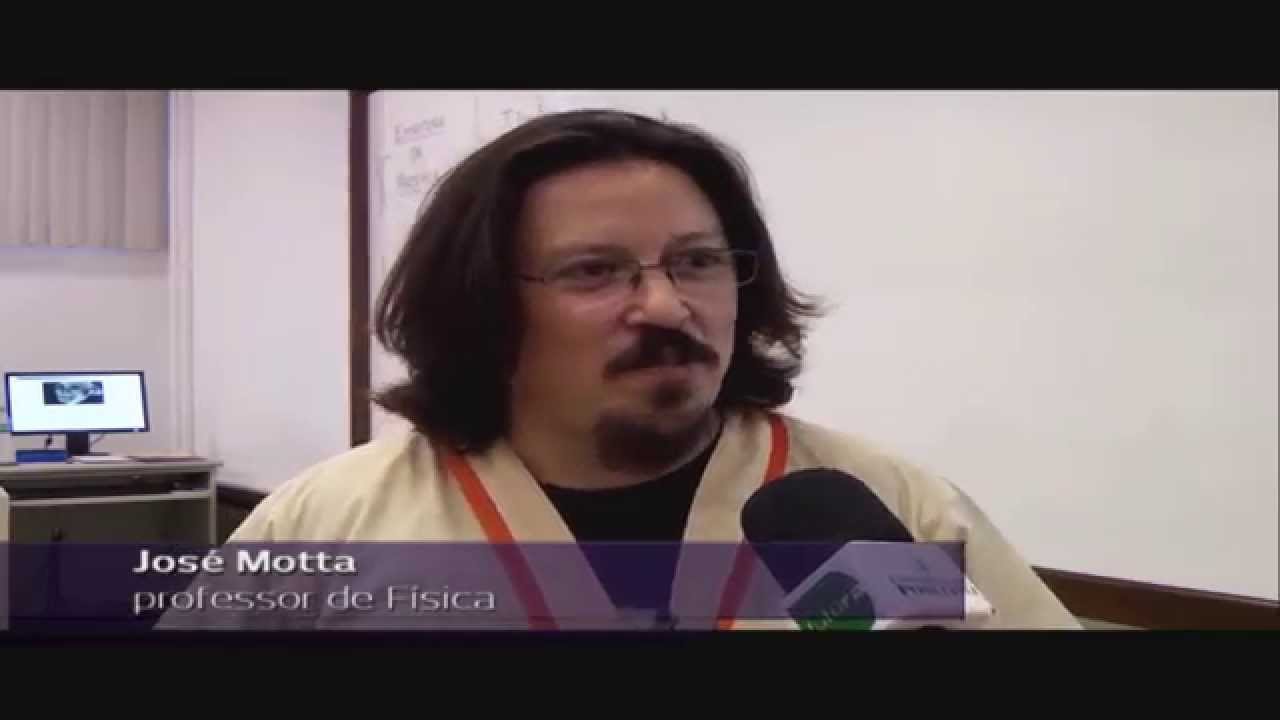 Professor faz uso de recursos tecnológicos para aproximar alunos do conteúdo de Física