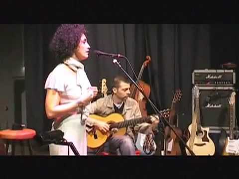 UNA MUJER by Laura Lopez Castro y Don Philippe (live 2005)