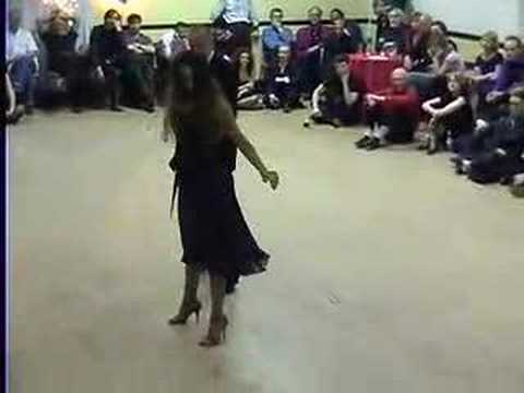  Maria Plazaola  and  Carlos Gavito  are  dancing  to  the  tango  "  A Evaristo Carriego  "