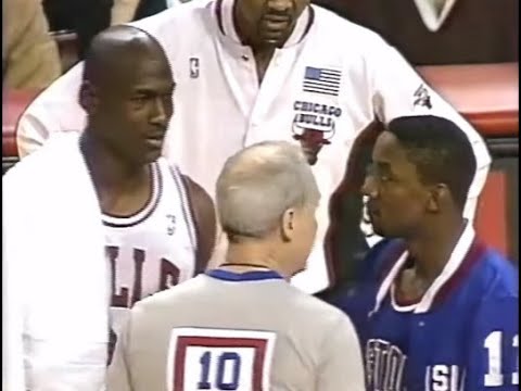 Ref Pulls MJ & Isiah Off the Bench for Mid-Game Meeting (1991)