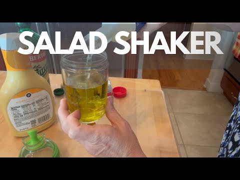 The Leakproof Salad Dressing Container I Keep in My Kitchen