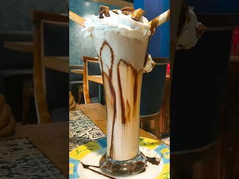 Chocolate shake Subscribe for more videos #youtubeshorts #foodmedia #yummy #tasty #delicious #yum