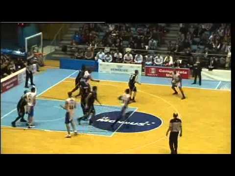 ORO OBRADOIRO C.A.B.,85 - CACERES 2016 BASKET,75 (06/02/2011 0:00:00)