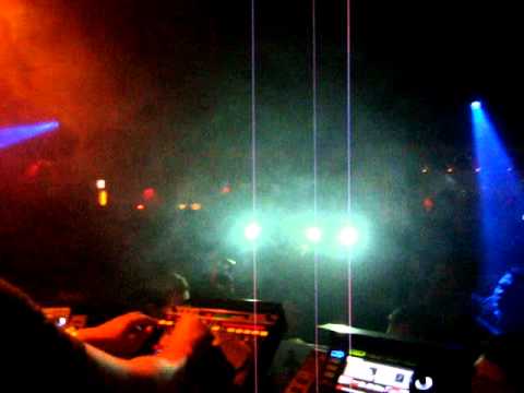 AFROJACK playing Duck Sauce "Barbra Streisand"