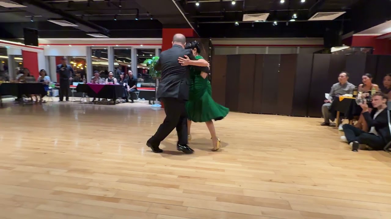 Sebastian Missé y Andrea Reyero in HK - 26-07-2025 3/4