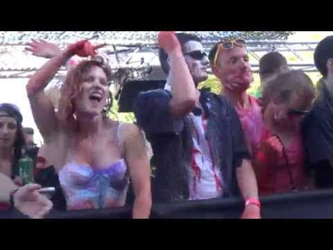 Street Parade 2016: Love Mobile 9 - The Freak Show!