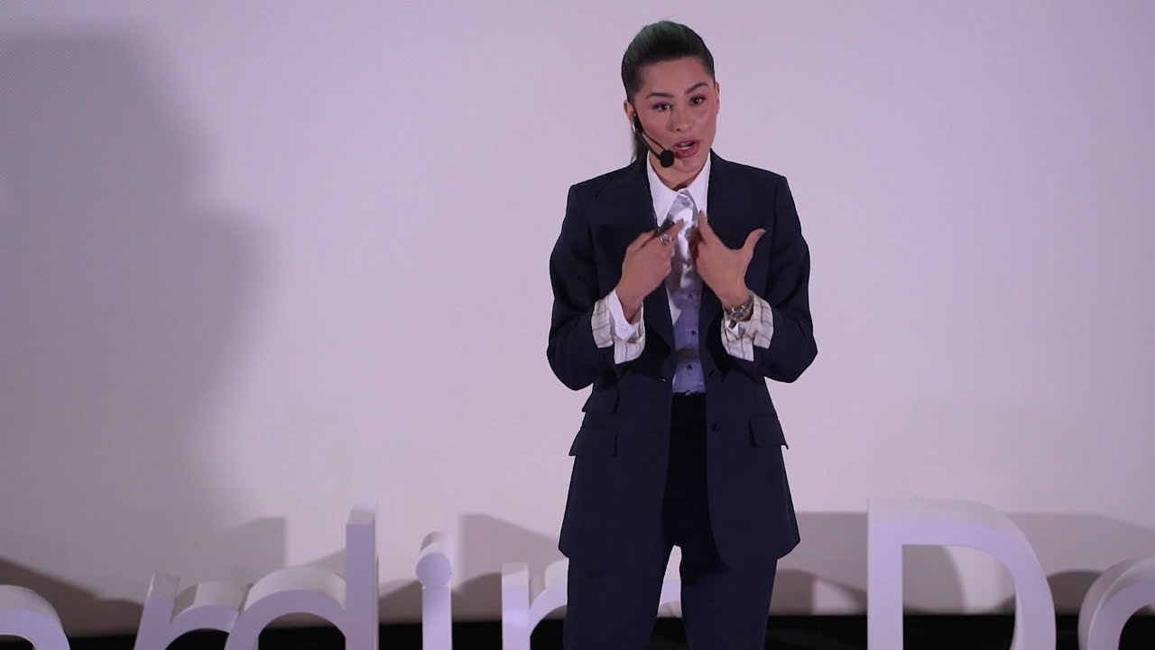 Da vergonha ao brilho | NATALIA BEAUTY | TEDxJardimdosSeixasWomen