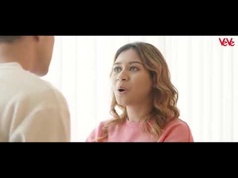 နည်းနည်းလေးချစ်ပေးပါ Eaint Chit