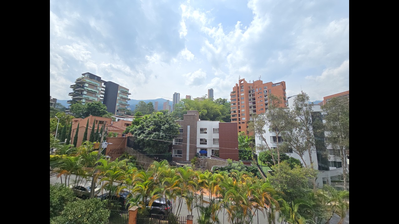 Apartment in El Poblado video tour