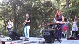 THE YELLOW MELODIES - Some people try (to fuck with you) (directo! Sonorama) (16-8-2014)