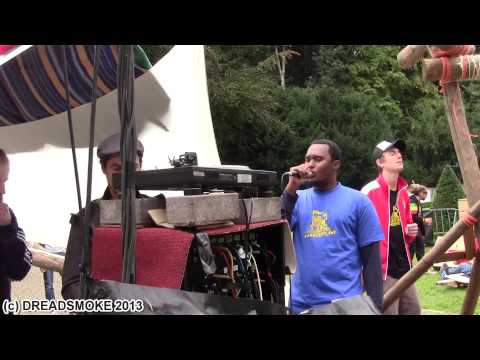 RESERVOIR DUB ft mic mo lyon @ mek it burn di system - dubtempel 4 \ vilvoorde 21 -9-2013