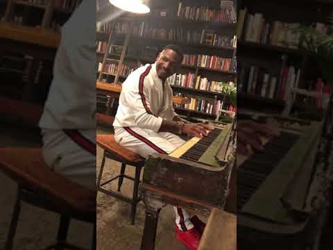 Luke James Singing Jodeci, with Stevie J on the piano