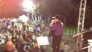 Friends in Low Places Gary McEvoy www.thegarthbrooksexperience.com