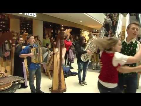 Aufg'horcht in Innsbruck - Flashmob Kaufhaus Tyrol