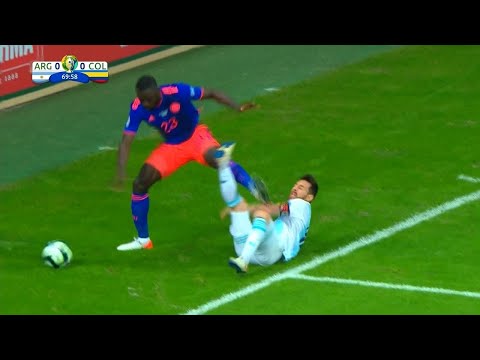 Argentina vs colombia fight  Argentina 02 colombia  highlights football match