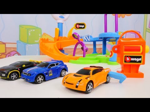 Erkek oyunları. Ayaz arabaları istasyonda gezdiriyor.