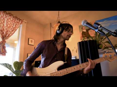 Frames in Motion - Smiling at the Coast (Living Room Sessions)
