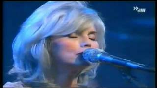 Emmylou Harris - Love Hurts - Live - 2000.wmv